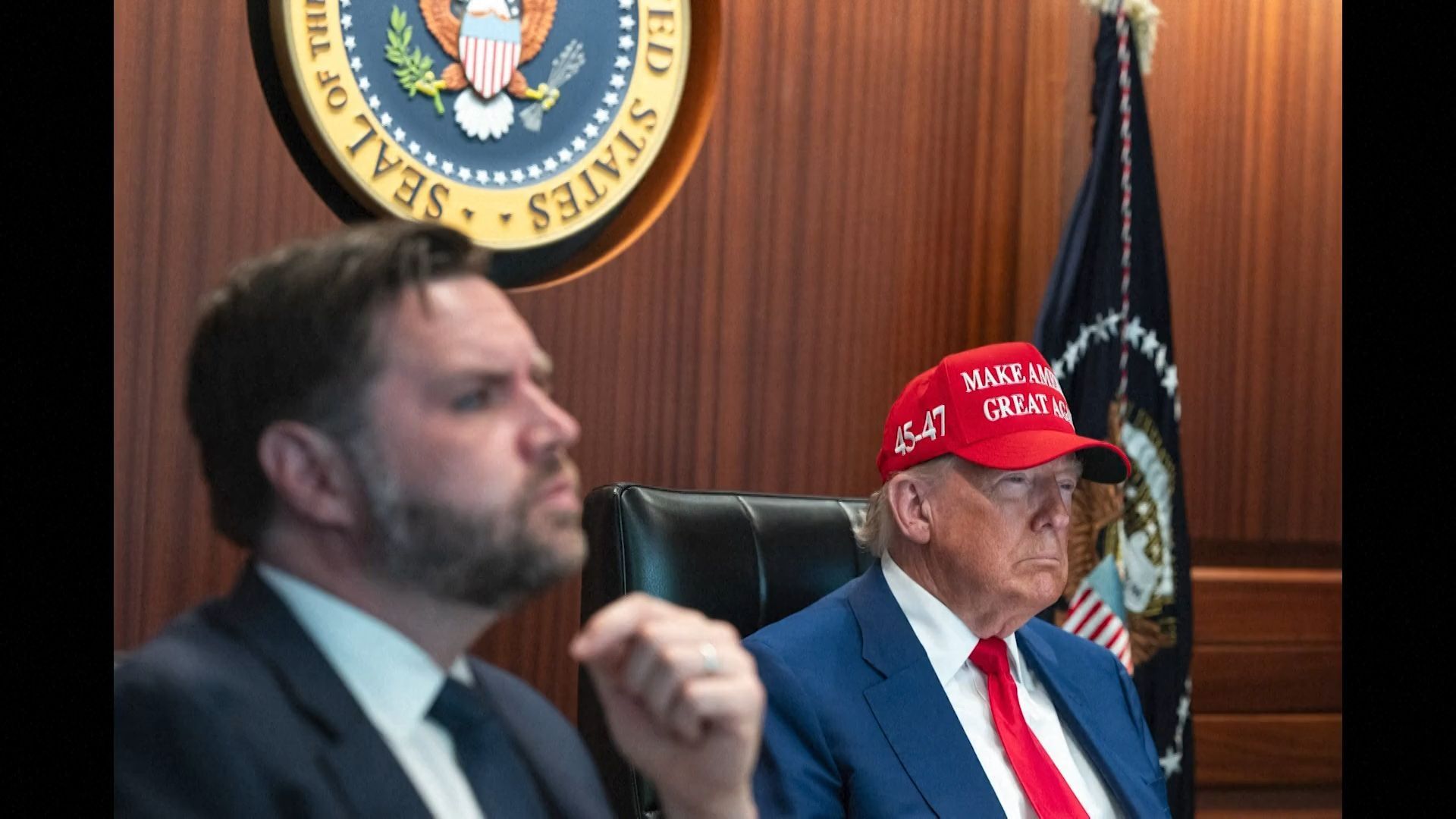 L’orage à l’horizon : le sénateur américain dénonce la politique de Trump qui menace d’éliminer Oman dans les tensions avec l’Iran
