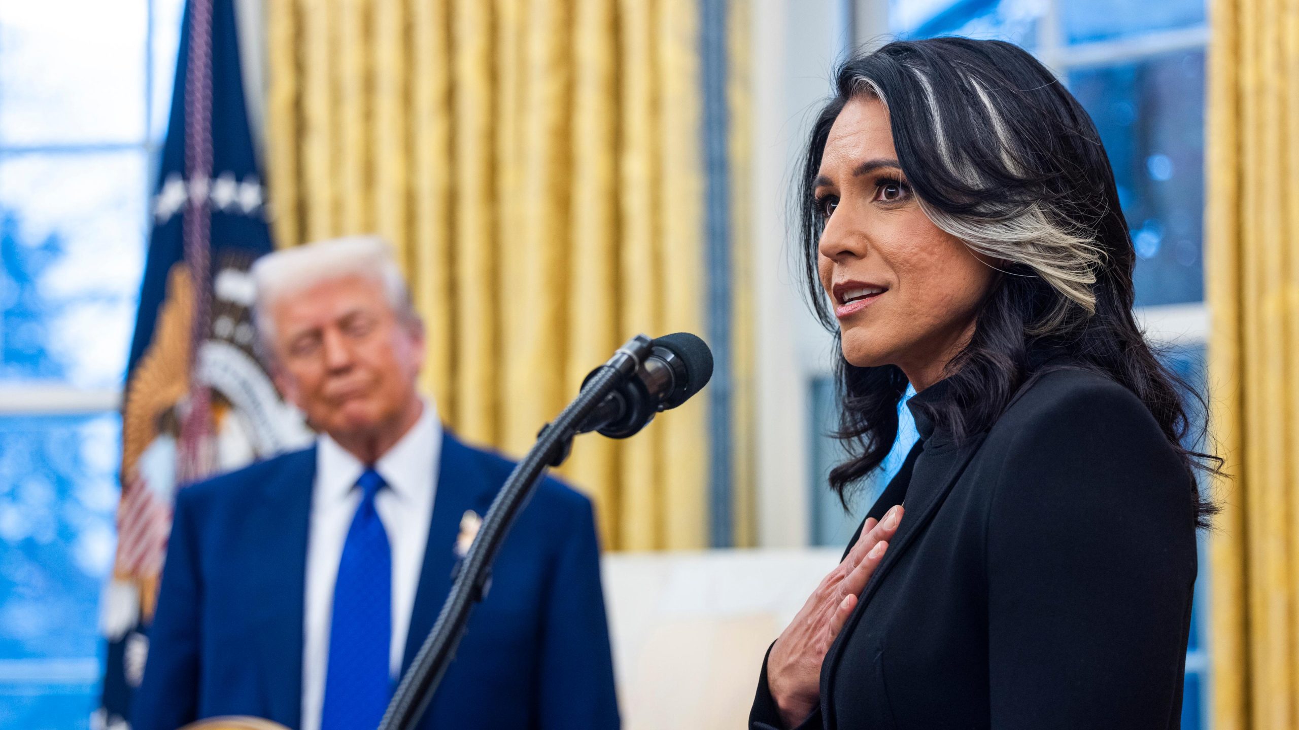 Tulsi Gabbard dénonce une pression interne : elle quitte le poste de chef du renseignement américain