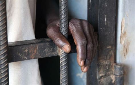 12 ans de détention : Une mère française retrouve la liberté après une séquestration par son mari au Pakistan
